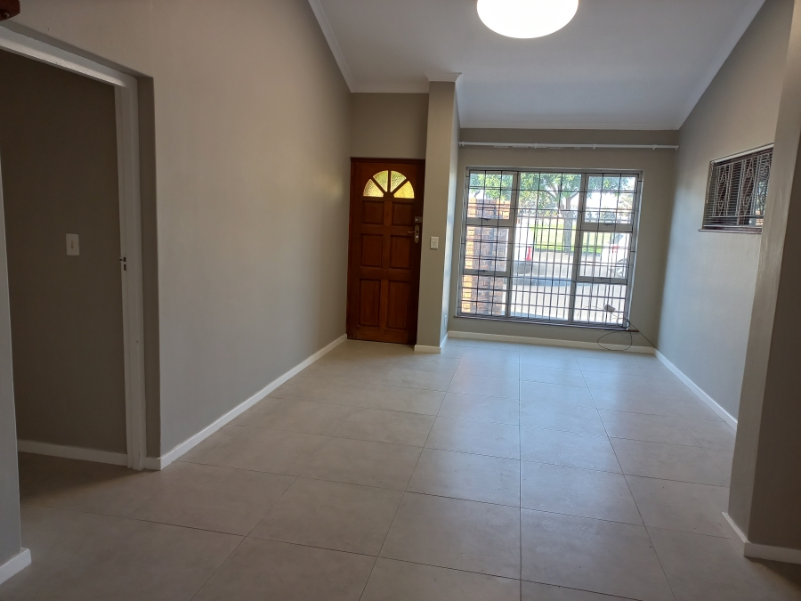 To Let 3 Bedroom Property for Rent in Gatesville Western Cape